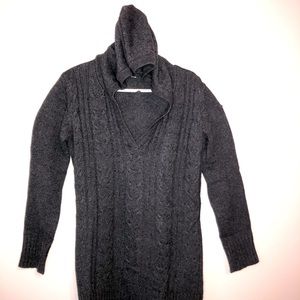 Tunic length hooded wool blend sweater, Size M
